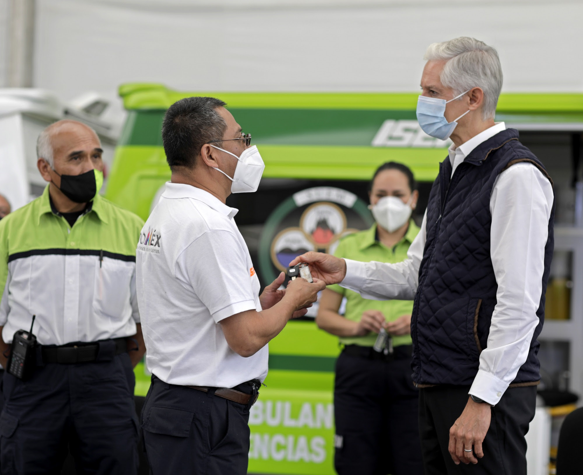 Entrega Alfredo Del Mazo 80 ambulancias para el Servicio de Urgencias y el ISSEMyM