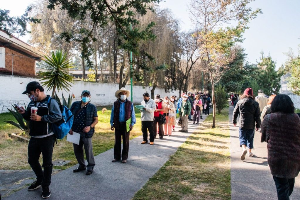 refuerzo-toluca-adultos-mayores-1