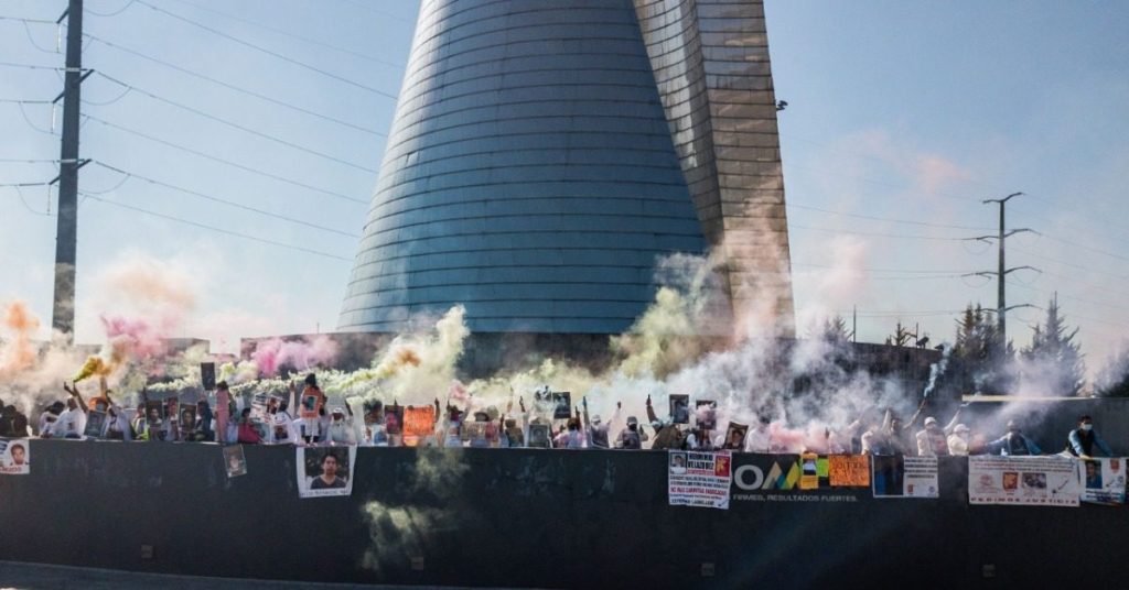 jueves-de-protesta-bengalas-4
