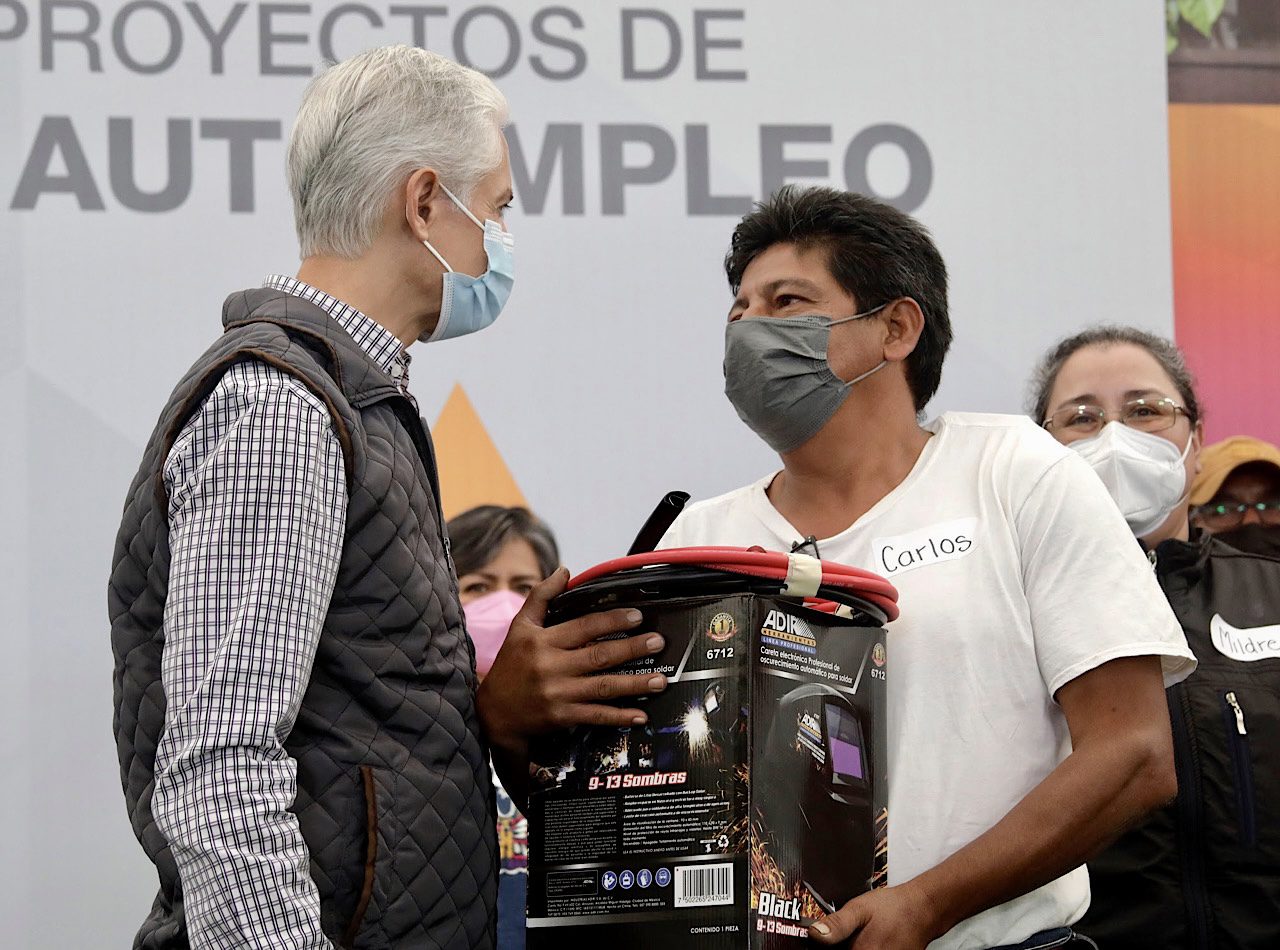 Entrega Alfredo Del Mazo equipo y mobiliario para fomentar el ...