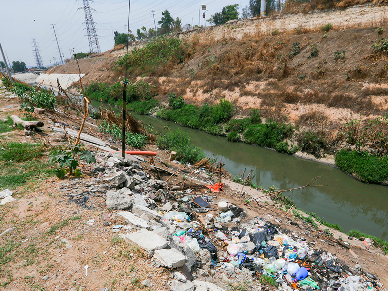 Tiraderos de basura clandestinos, la realidad de vecinos en Cuautitlán