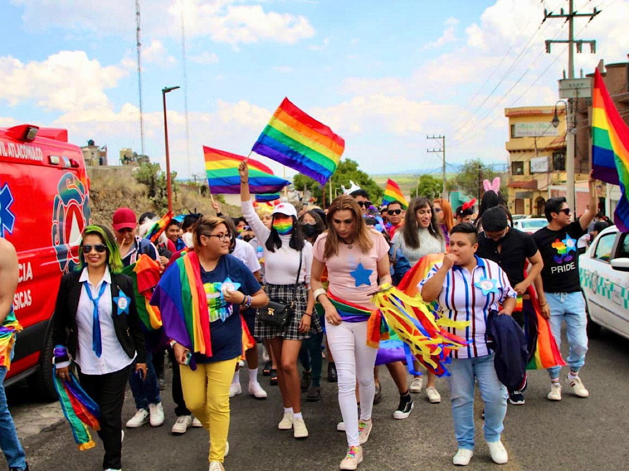 Atlacomulco se pinta de colores, cientos marchan por el orgullo y los ...