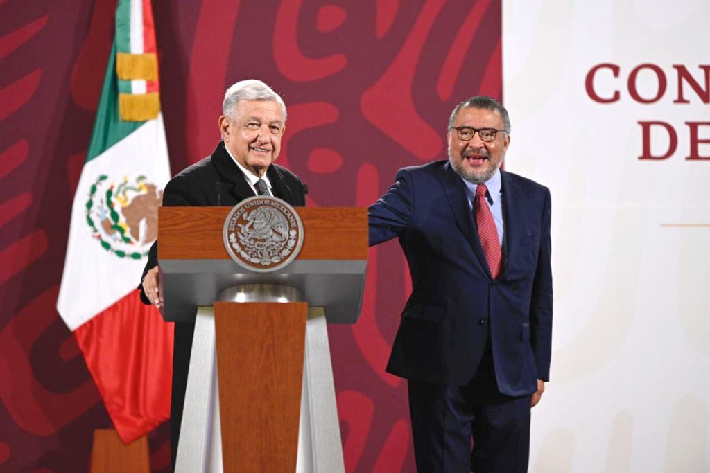 El presidente Andrés Manuel López Obrador anuncia la renuncia de Horacio Duarte Olivares de la Administración Nacional de Aduanas de México.