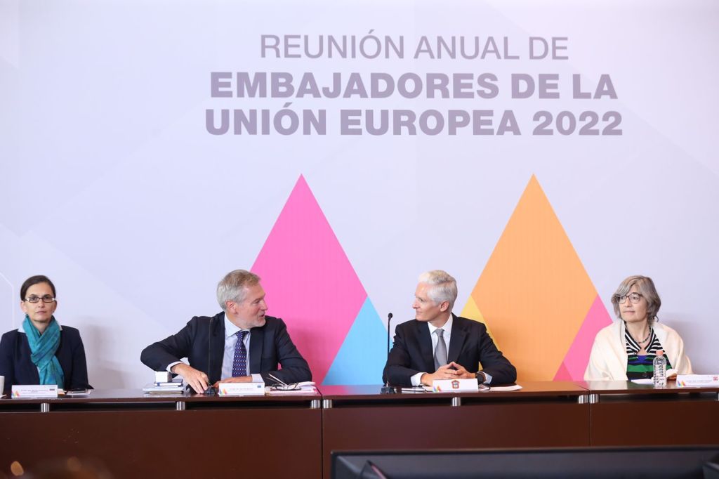 Alfredo del Mazo con embajadores de la Unión Europea
