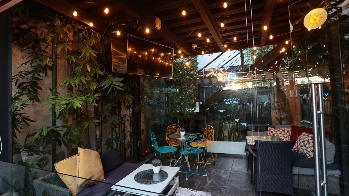 Kuali Café, cafetería con cristales