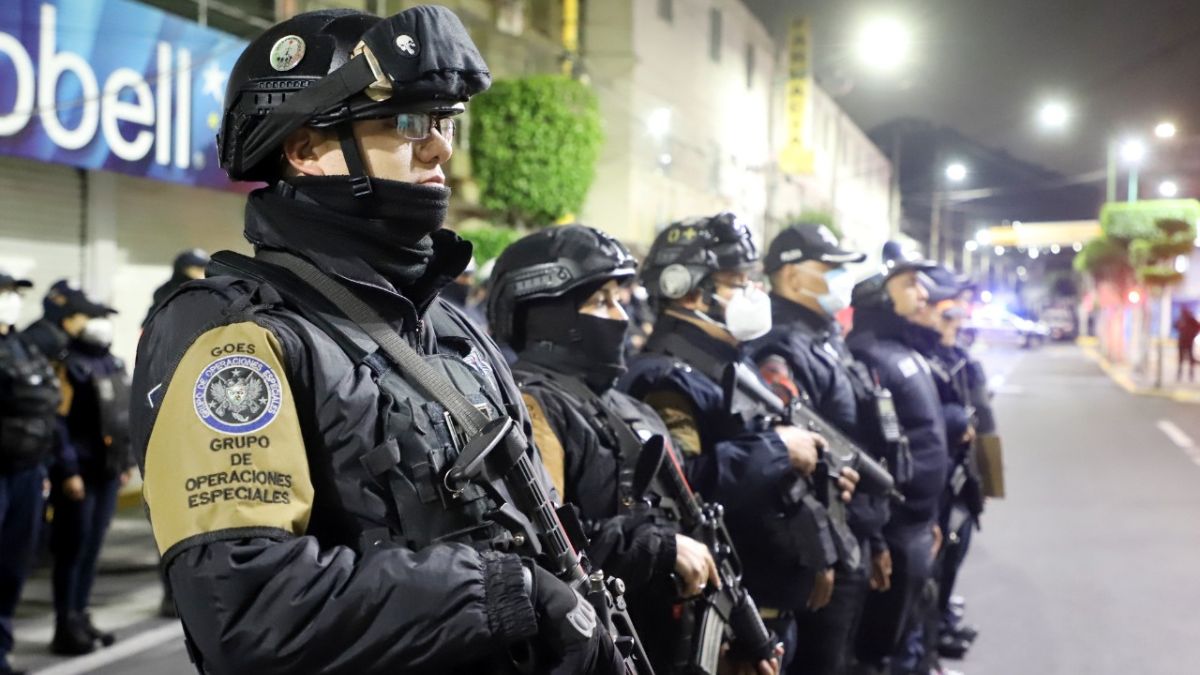 policías de Ecatepec en operativo por el Buen Fin