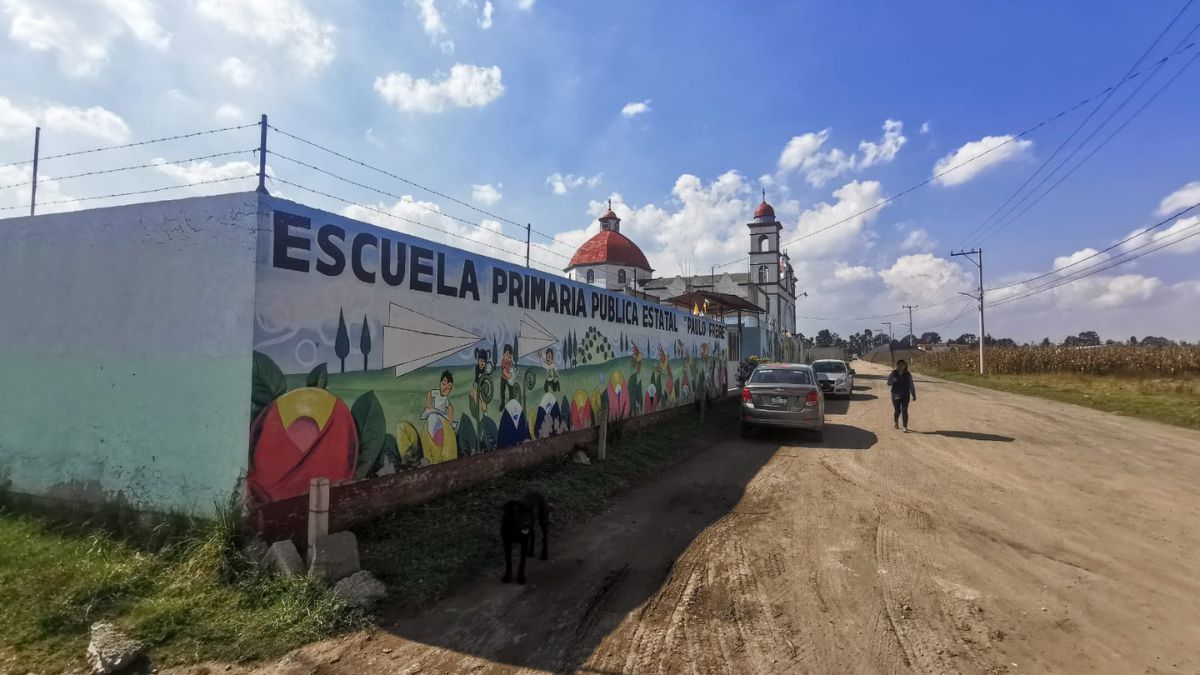 Fachada de la primaria Paulo Freire en la zona norte de Toluca
