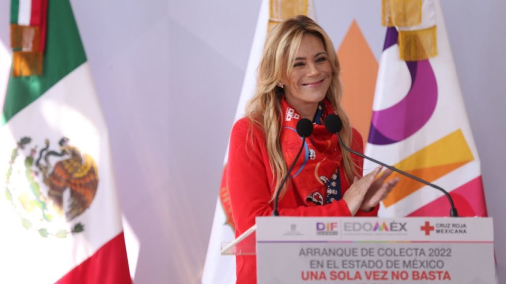 Fernanda Castillo en la puesta en marcha de la Colecta Cruz Roja