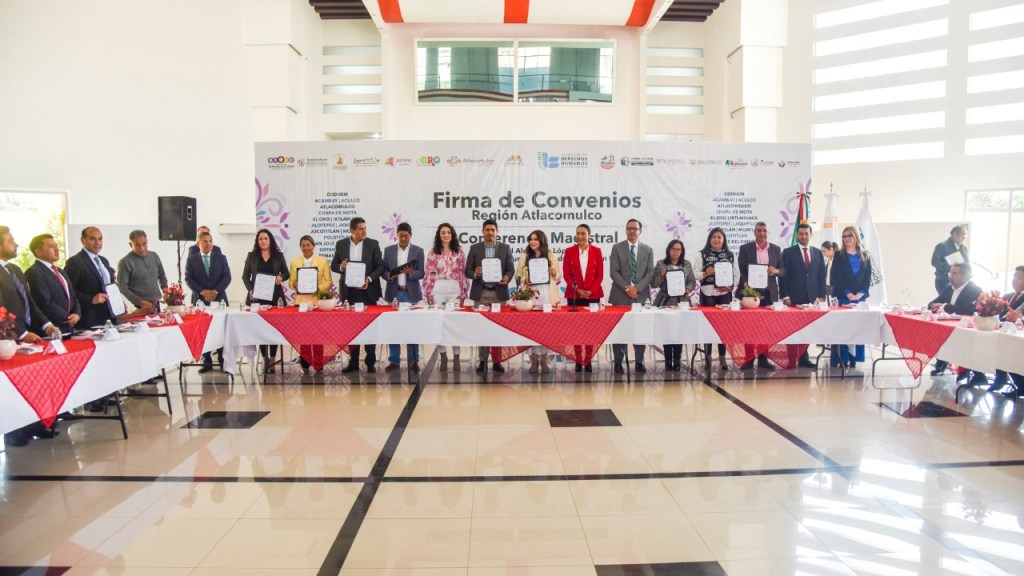 Integrantes de los ayuntamientos de la región norte del Edomex