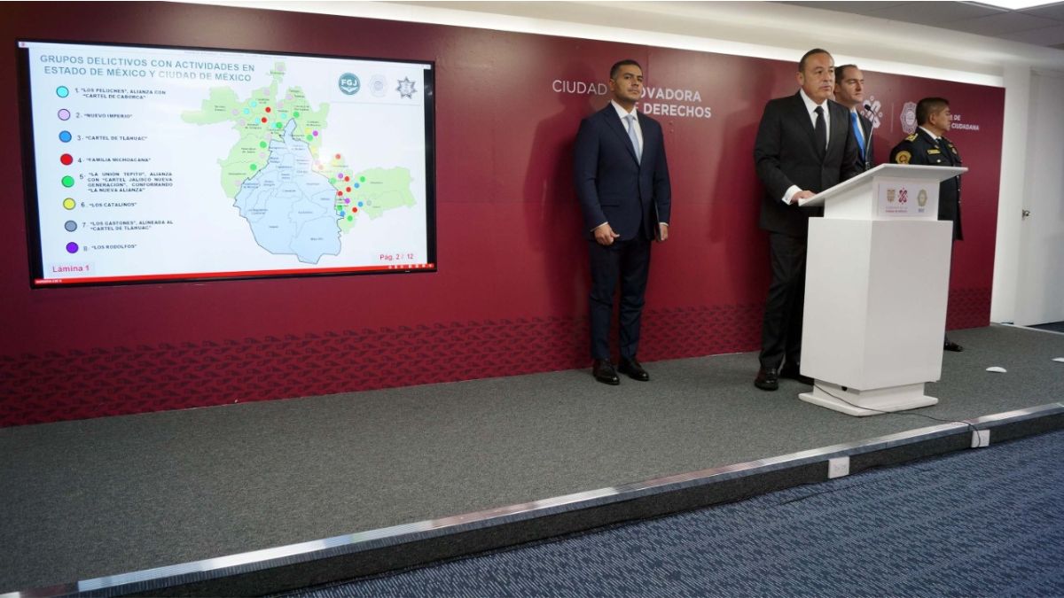 Conferencia de prensa para dar a conocer los grupos criminales que operan en Edomex