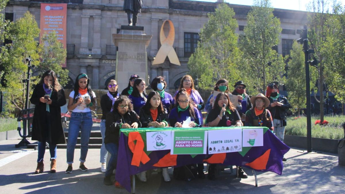 mujeres feministas exigen aprobación del aborto en Edomex