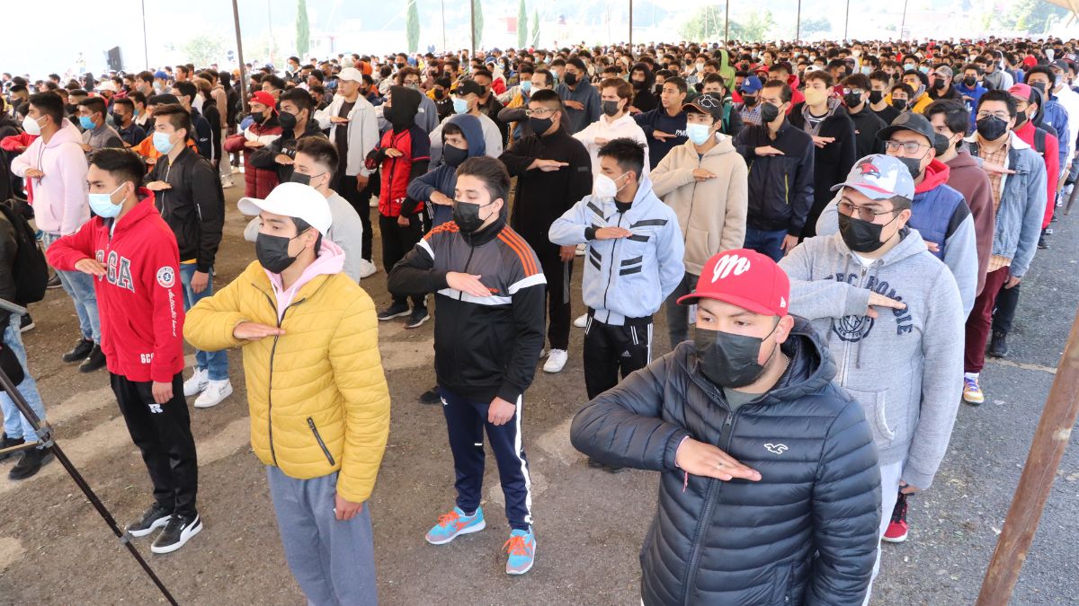 Jóvenes en formación para sorteo de servicio militar