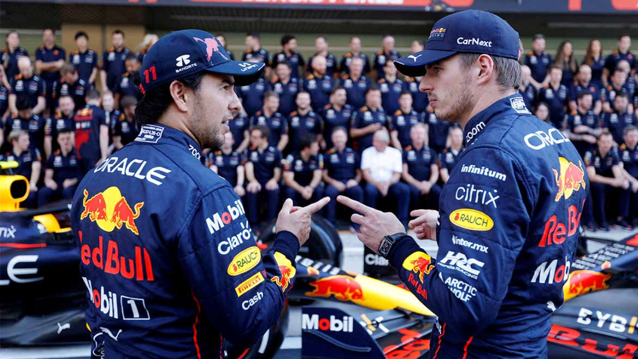 Max Verstappen y su compañero de equipo Sergio "Checo" Pérez