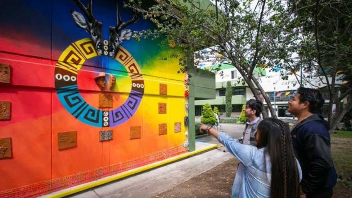 Mural en la Facultad de Antropología de la UAEMex