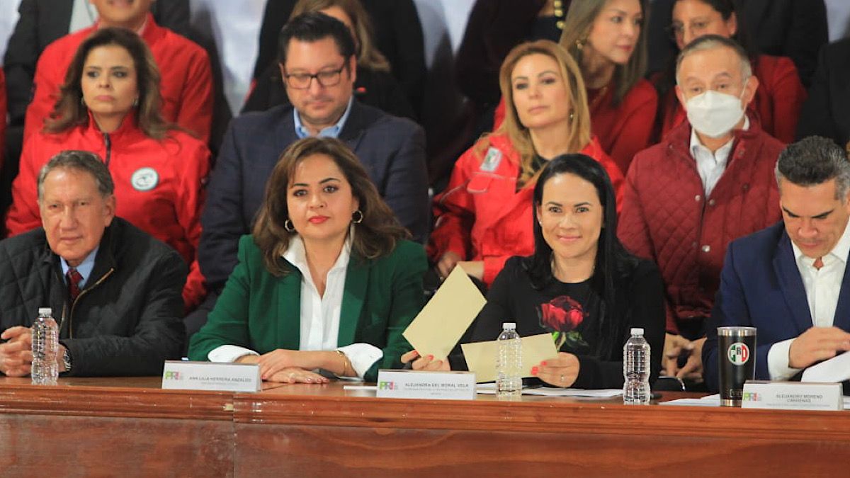 Reunión del PRI con Alejandra del Moral