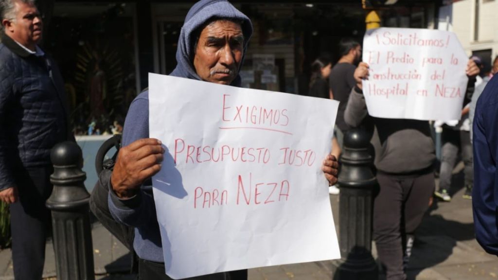 Manifestantes exigen presupuesto para Nezahualcóyotl