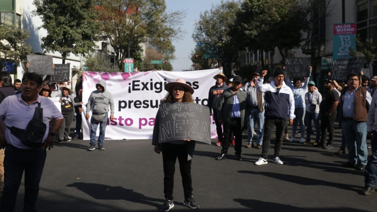 Manifestación de habitantes de Nezahualcóyotl