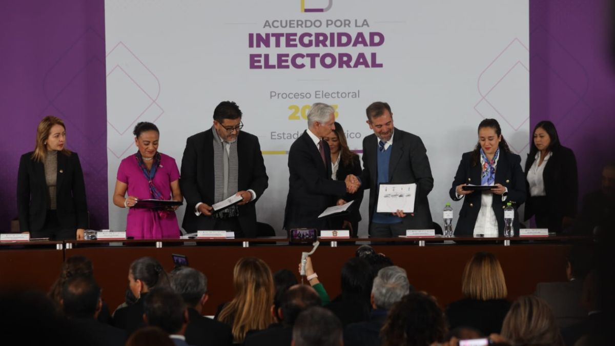 Autoridades del Edomex en reunión para firmar acuerdo