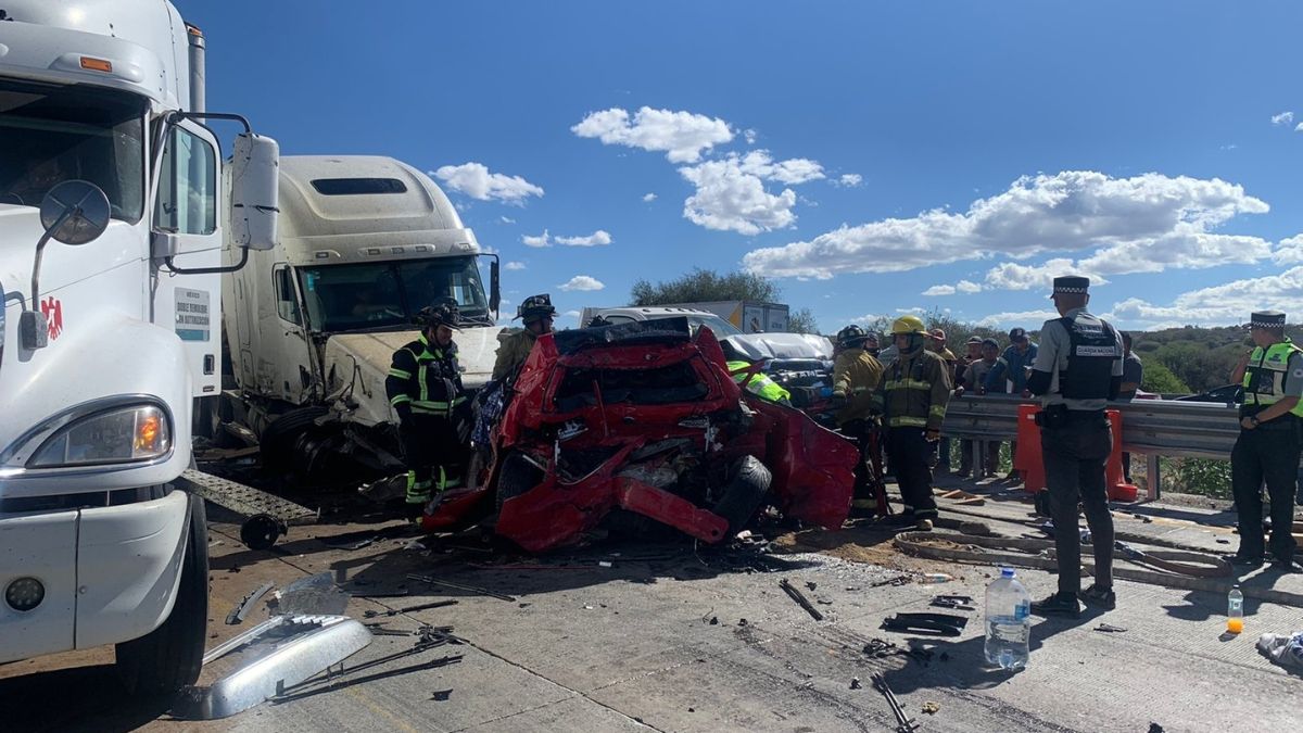 Accidente por carambola en la México-Querétaro