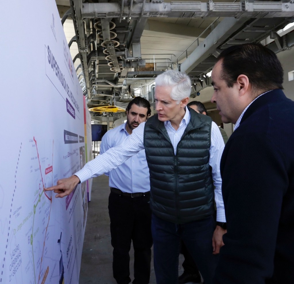 Alfredo del Mazo en Línea 2 del Mexicable