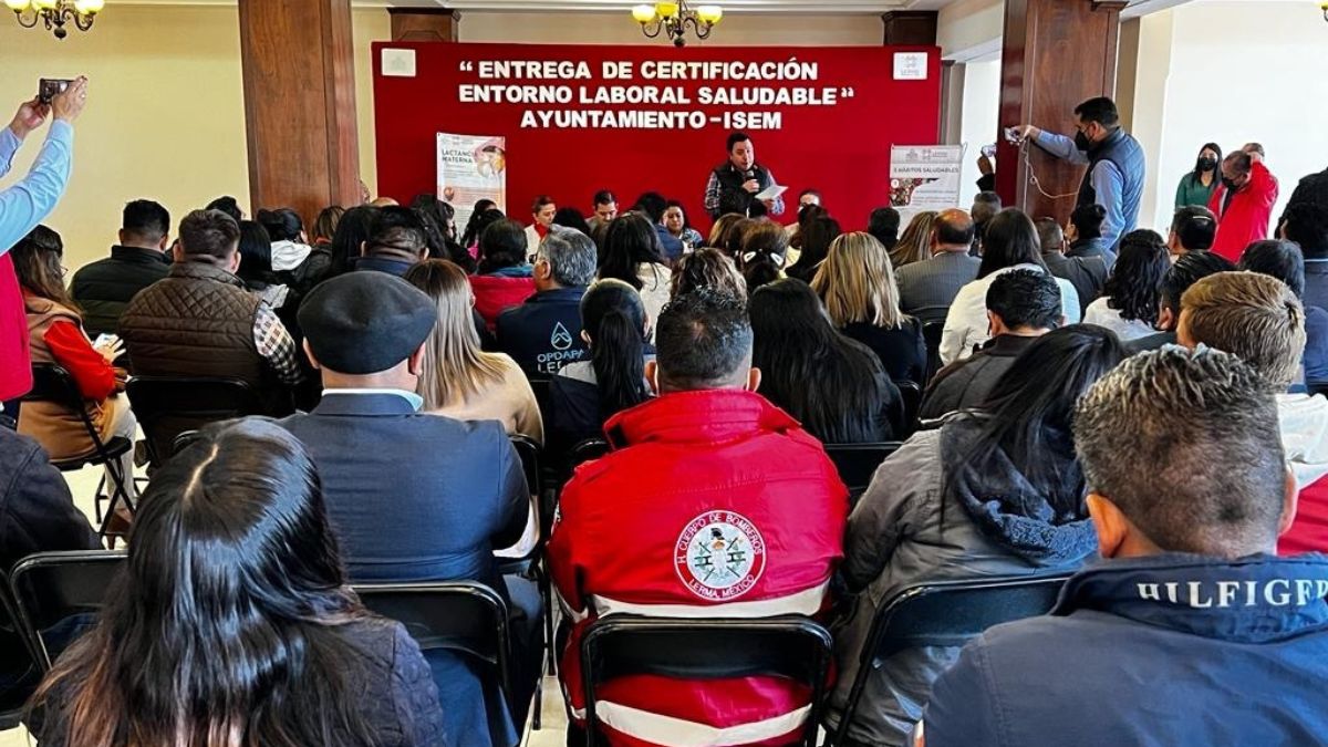 Entrega de certificado entorno laboral saludable Lerma