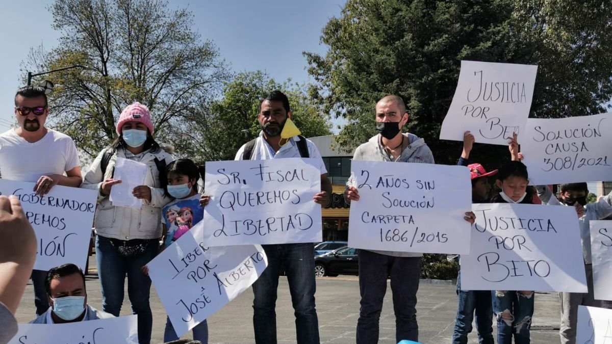 Personas manifestándose