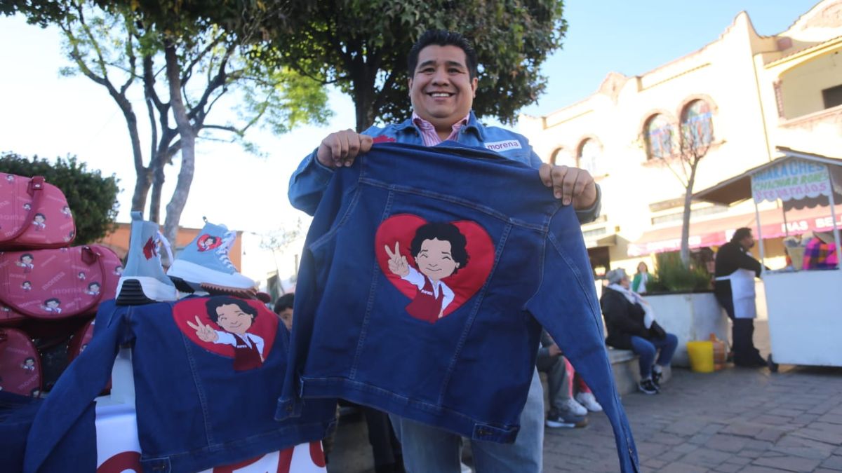 Vendedor con chamarra de Delfina