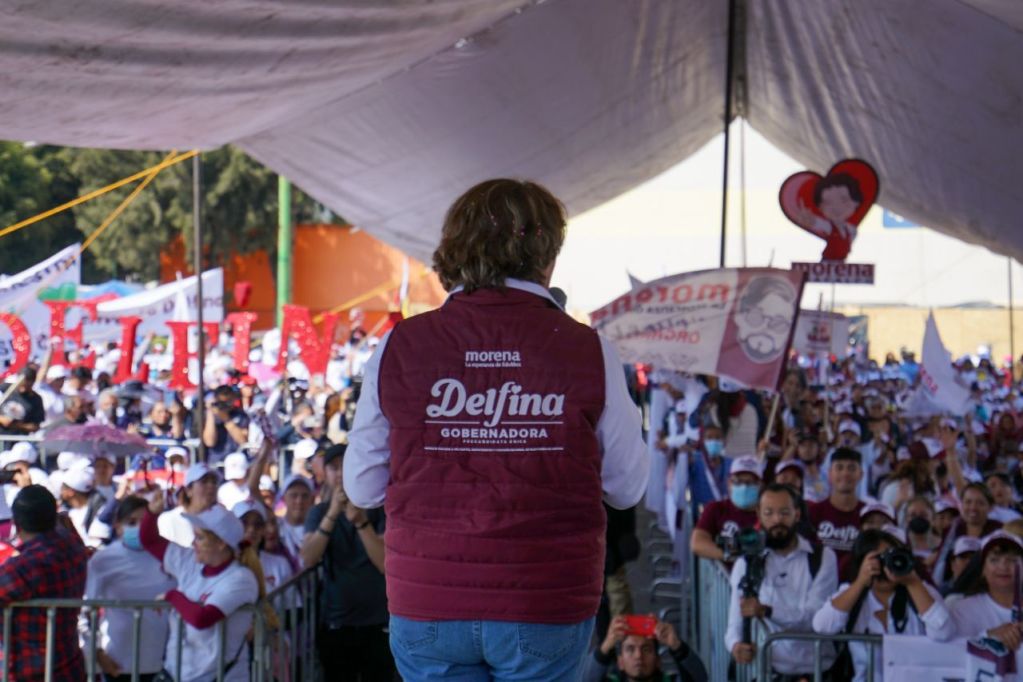 Delfina Gómez en evento de precampaña