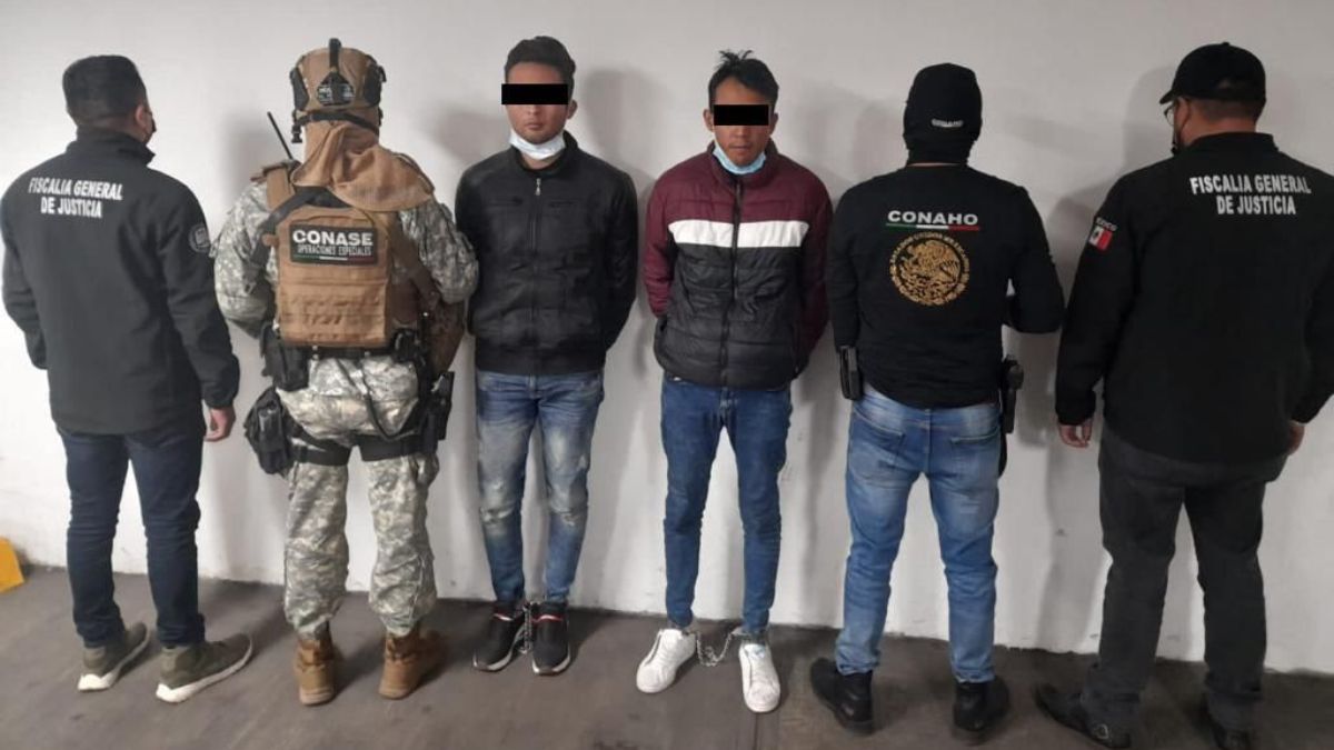 Dos personas detenidas junto a elementos de la Fiscalía