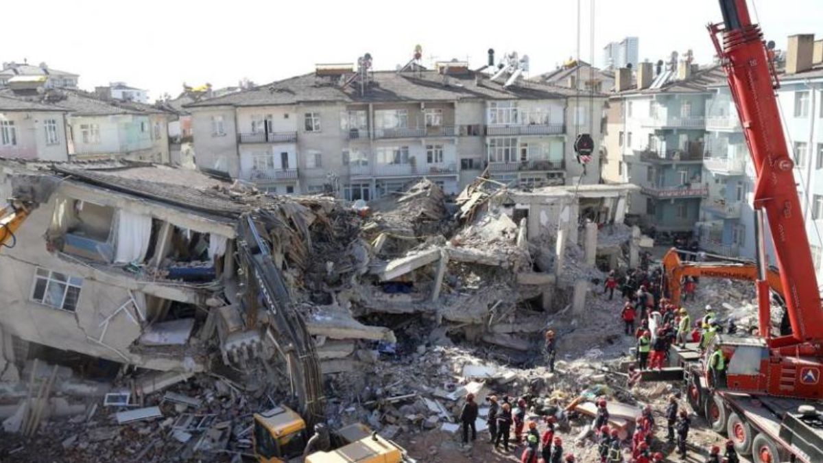 Escombros por terremoto en Turquía