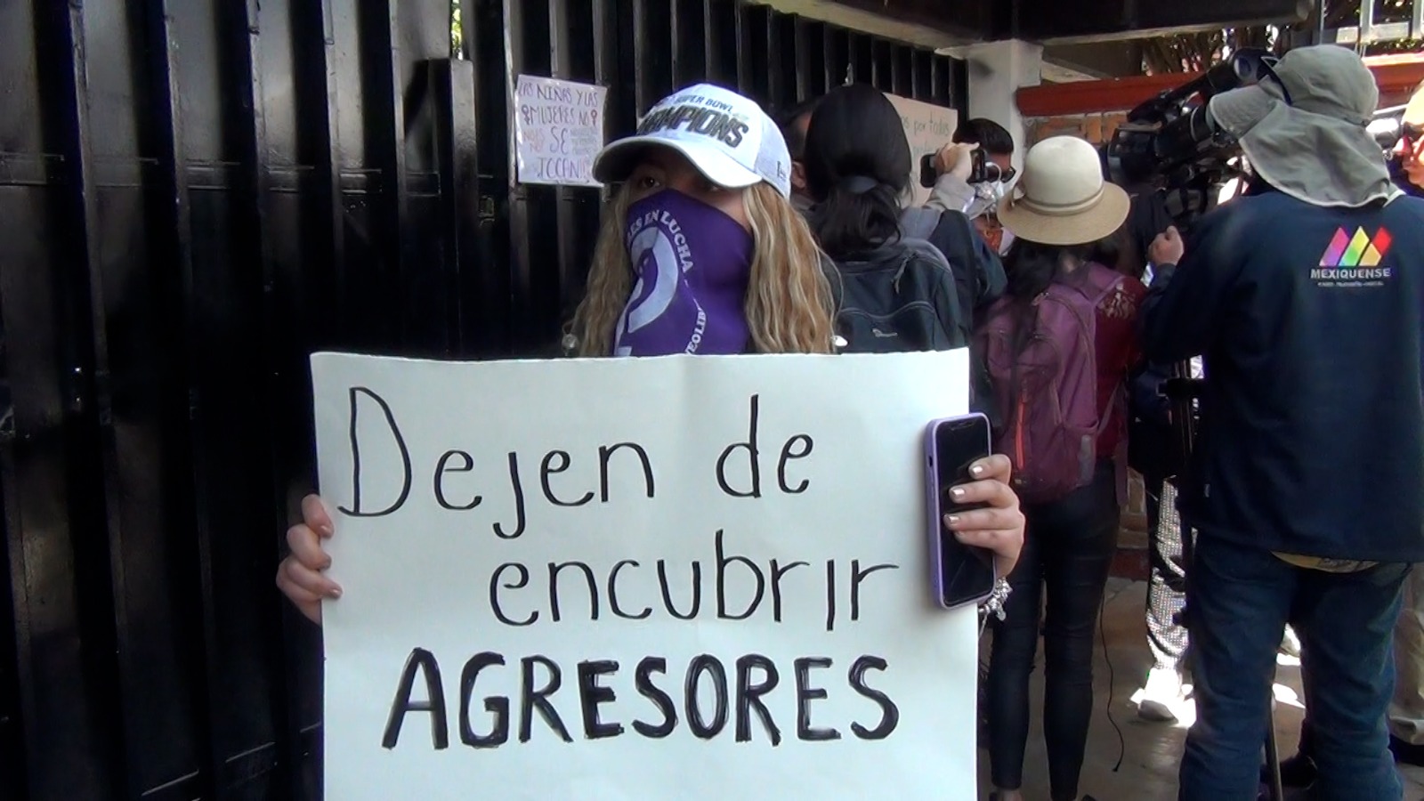 Denuncian estudiantes acoso sexual por parte de profesor en escuelas ...