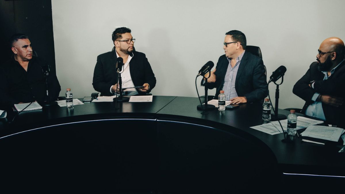 Regidores de Ecatepec en Conversatorio AD