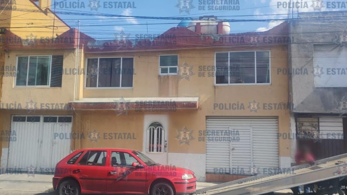 Auto en el que viajan los presuntos miembros de la Familia Michoacana en El Seminario