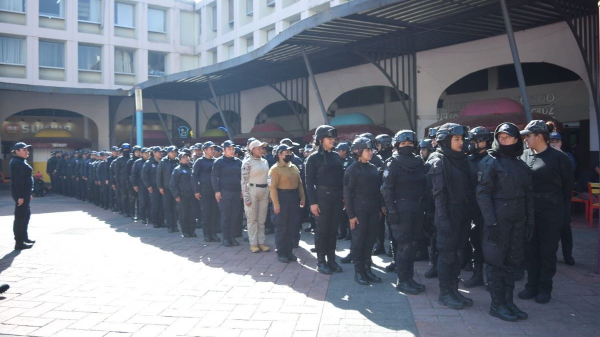 Policías mujeres preparadas para la marcha del 8M en Toluca