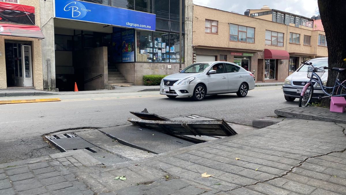 Transformador de luz expuesto sobre Villada en Toluca