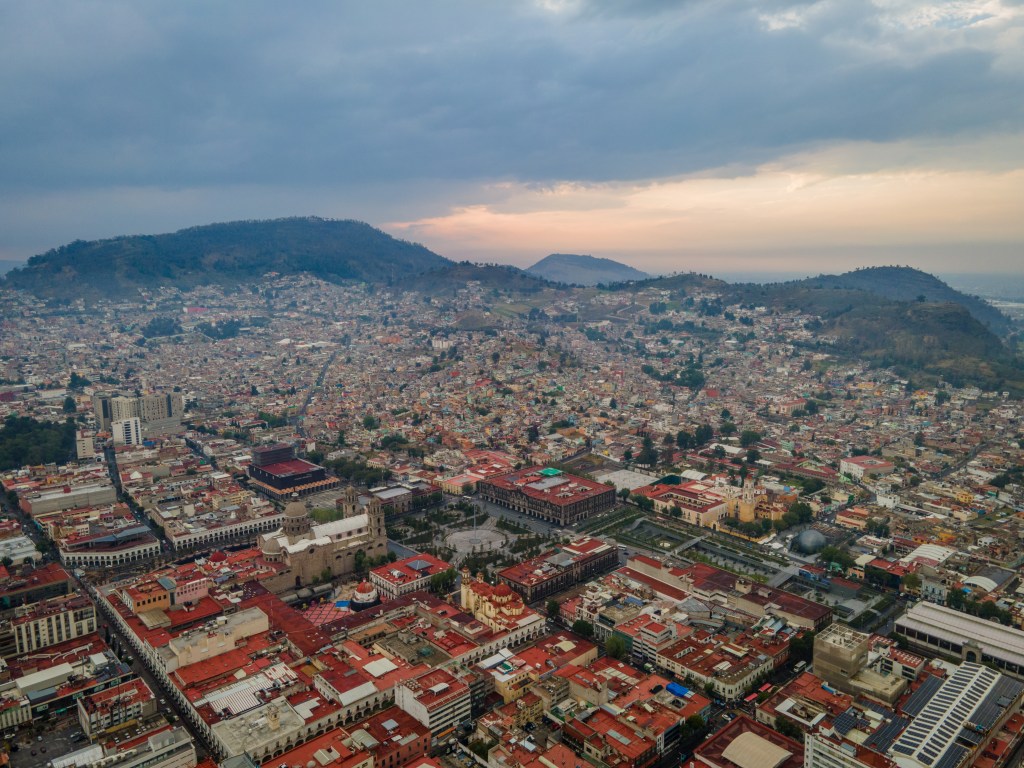 Paisaje y cerros de Toluca 