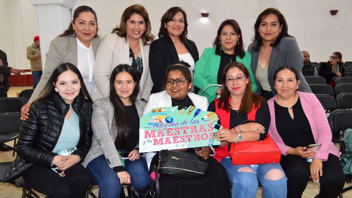 Celebración del SMSEM por el Día del Maestro