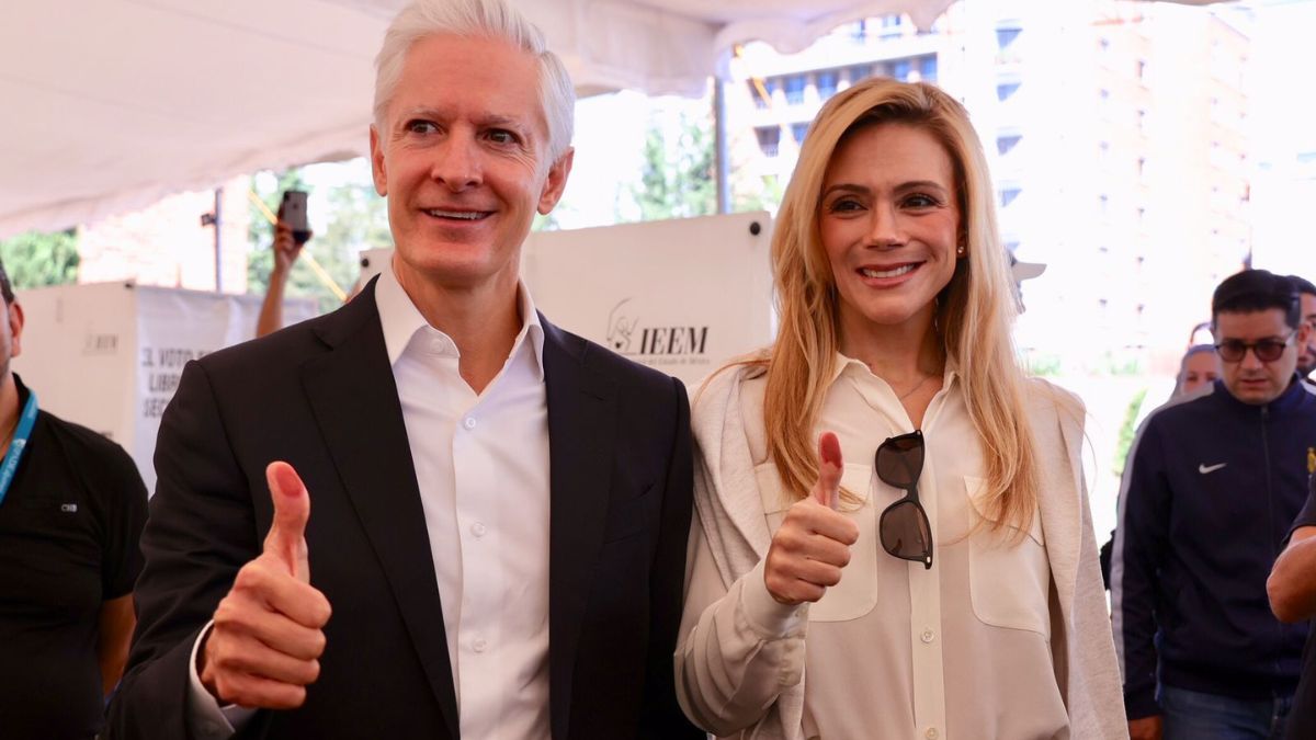 Gobernador Alfredo del Mazo con su esposa