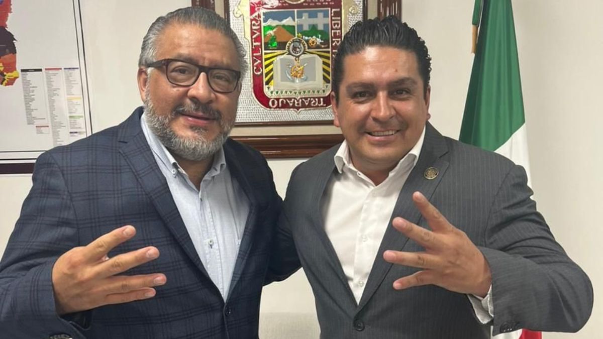 Horacio Duarte con diputado del PAN que se unió a Morena