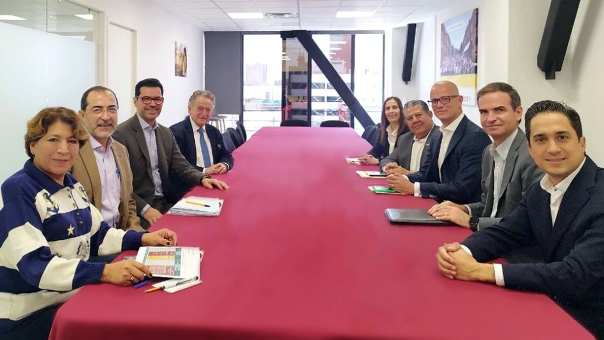 Reunión de Delfina Gómez con director general de Banobras