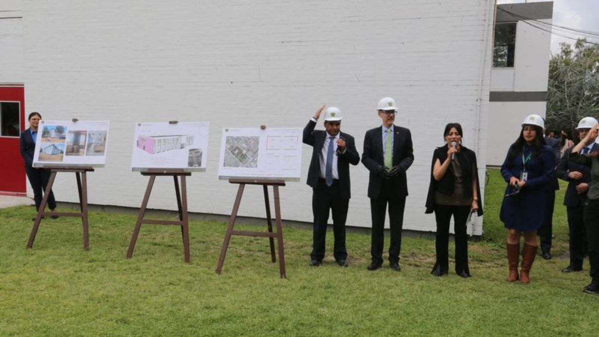 Rector de la UAEMex entregando infraestructura y equipamiento en la Facultad de Medicina Veterinaria