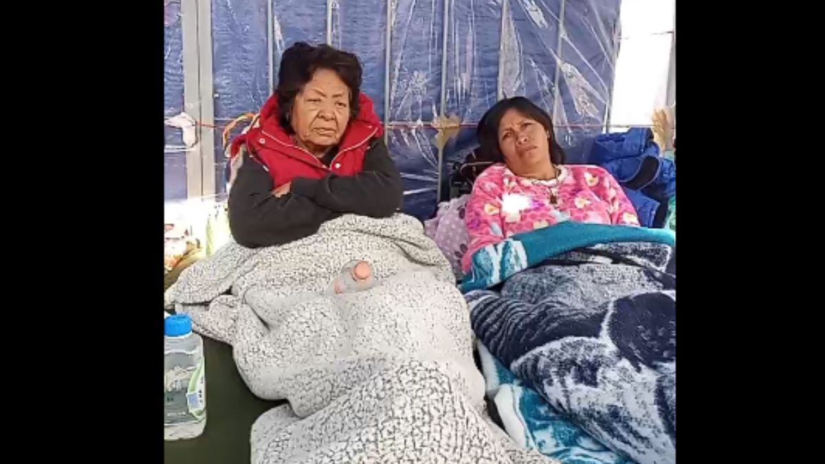 Mujeres en plantón y huelga