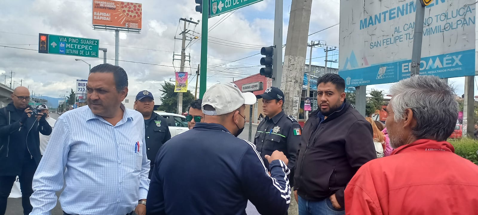 Vecinos de la colonia Lázaro Cárdenas en Toluca denuncian despojo de ...