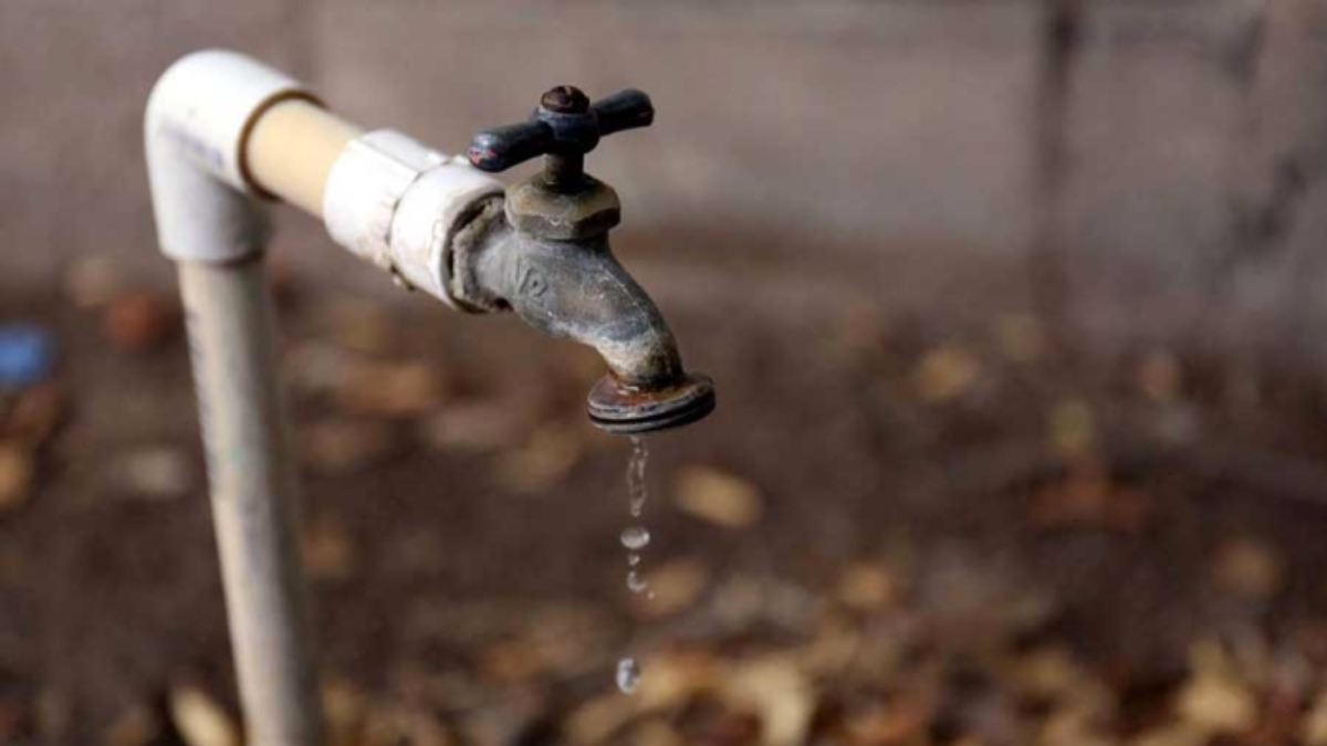 Desabasto de agua en La Guadalupe, en Toluca.