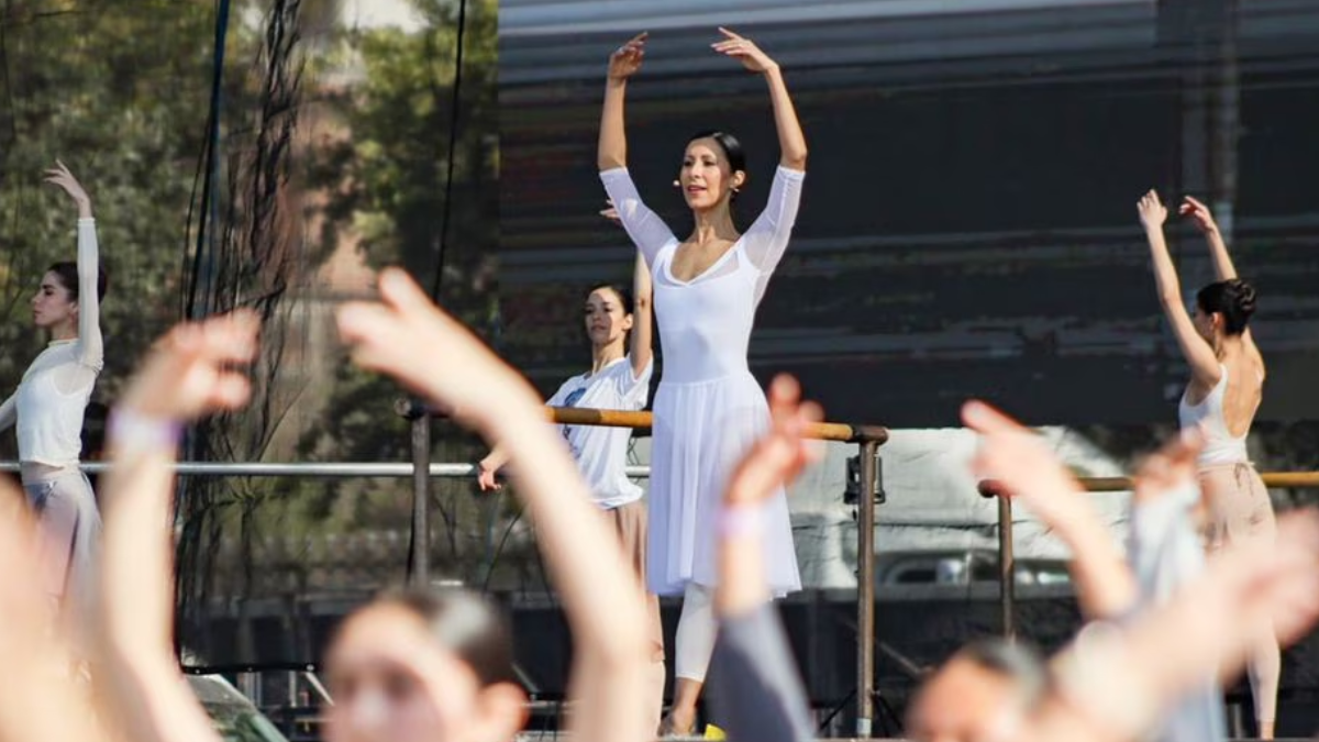Clase masiva de ballet en CDMX
