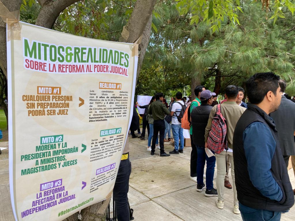 Estudiantes se manifiestan en Toluca en apoyo a la reforma judicial