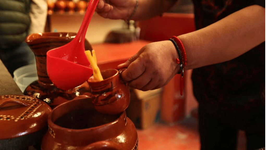 Tecui bebida tradicional de Calimaya