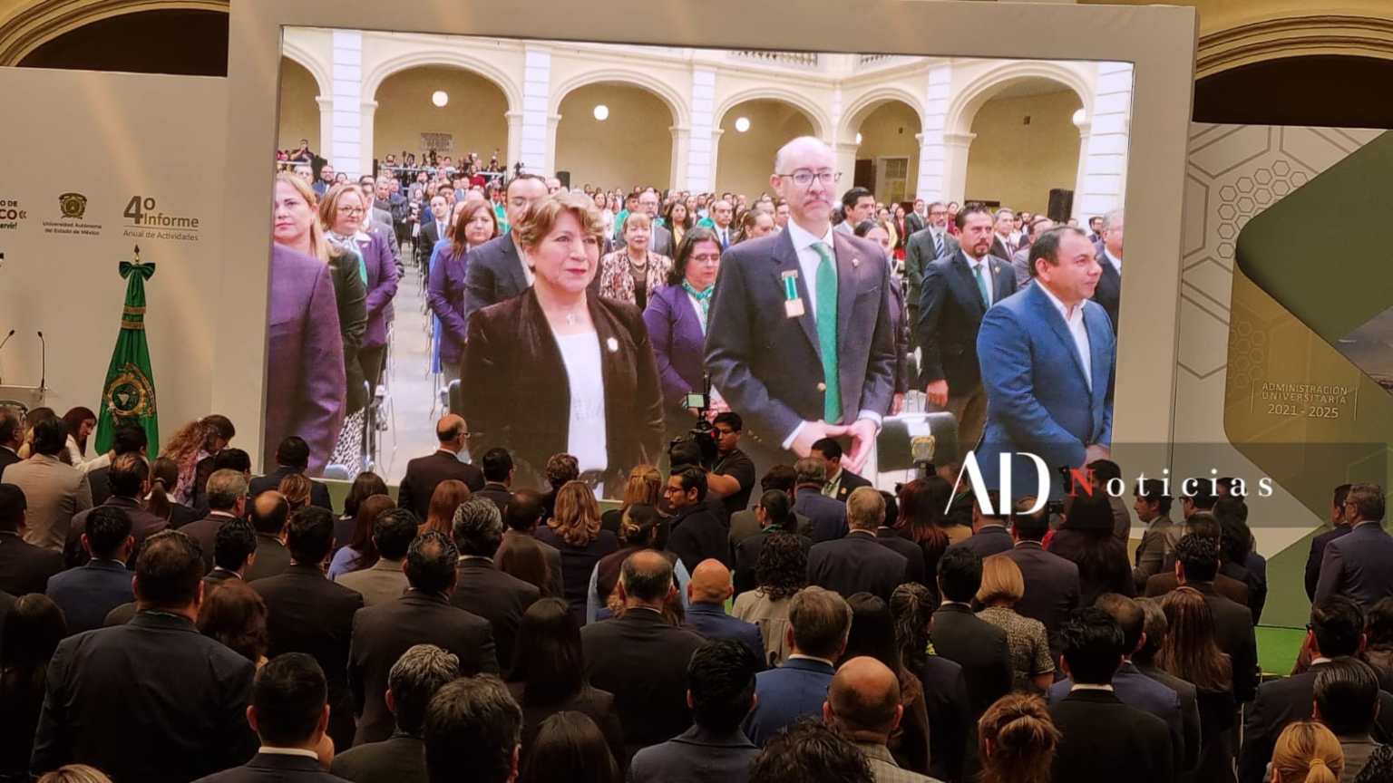 Entre elogios a la 4T rector de la UAEMex rinde su último informe