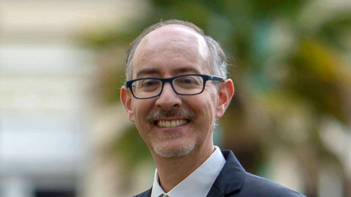 Renuncia Carlos Eduardo Barrera como rector de la UAEMéx