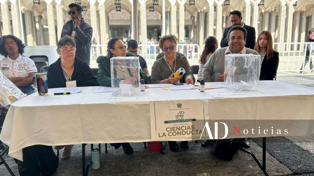 Filas elección Rectora